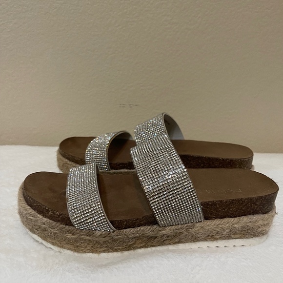 Steve Madden | Defuse Rhinestone Wedge Sandal | Size 6.5 - Picture 5 of 8